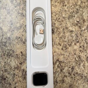 Apple Watch Series 7 Starlight - 41mm